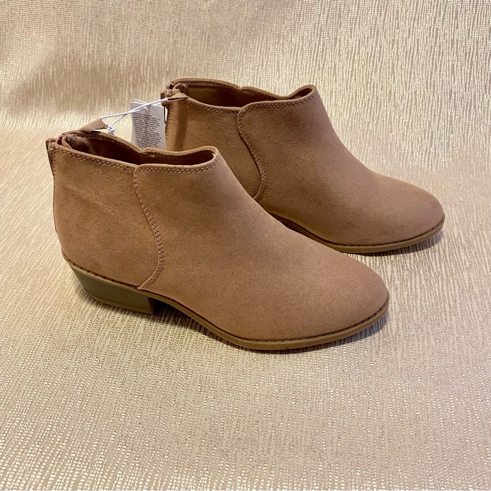 Old Navy Ankle Boots NEW Big Girl Sz 4